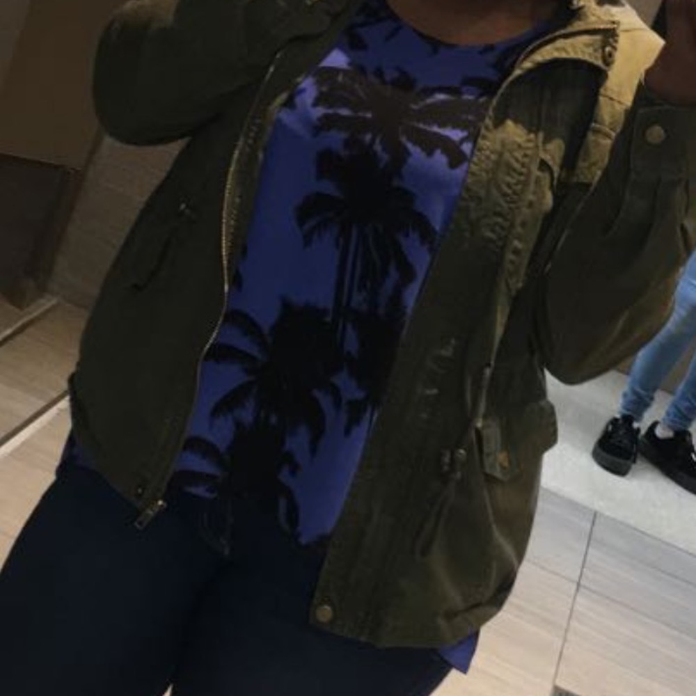 Flowy Express Palm Tree Top